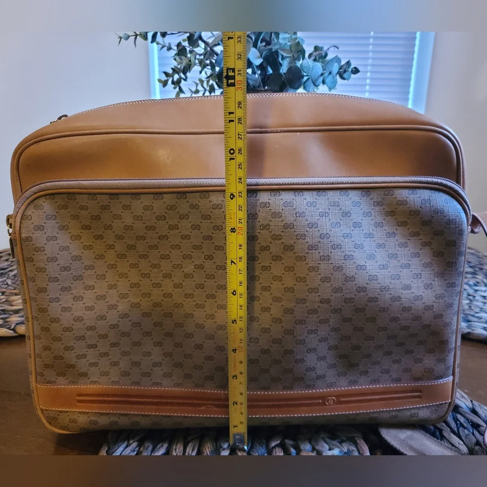 Gucci Tan and Brown Monogram Bag - Picture 16 of 16